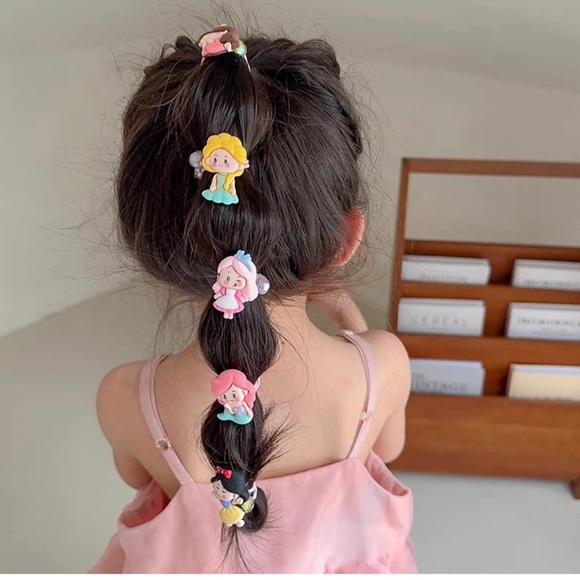 2/$15  🆕Princess elastic hair ties 5 pieces - Picture 6 of 6